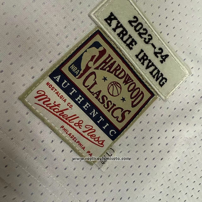 Camiseta Dallas Mavericks Kyrie Irving NO 11 Mitchell & Ness 2023-24 Blanco